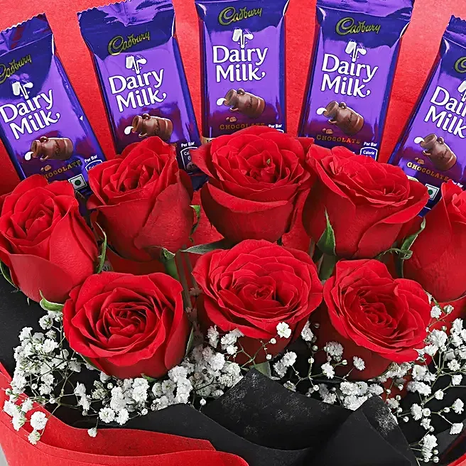 beautiful-roses-bouquet-with-dairy-milk-chocolates_2.webp