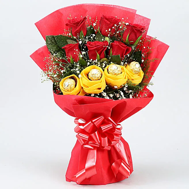 red-roses-bouquet-ferrero-rocher-chocolates_2.webp
