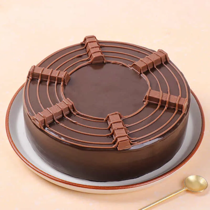 Chocolate Kitkat Cake Eggless